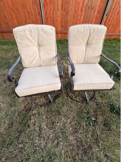 Set of 2 Cast Aluminum Swivel Rocker Patio Chairs.  Read description 1st