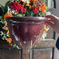 FREE‼️ Plastic Medium-Large Red/Black Planter