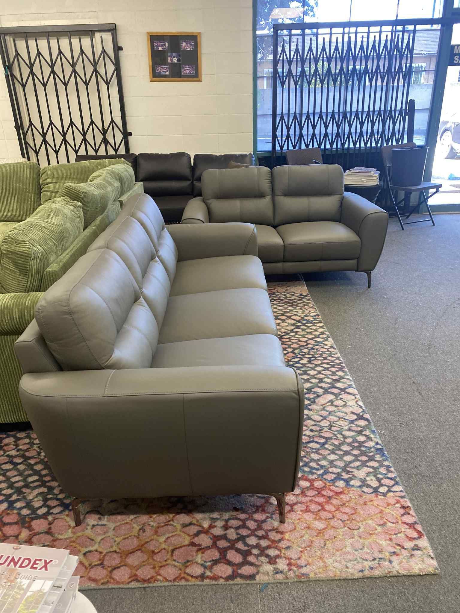 New Top Grain Genuine Leather Couch And Love  Seat Set 