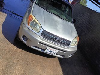 Toyota RAV4 SUV Silver