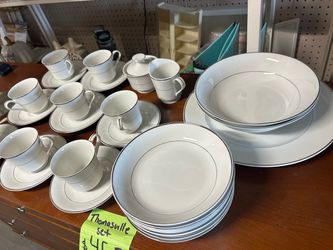 White Porcelain Dinnerware Set