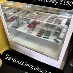 Glass Display 