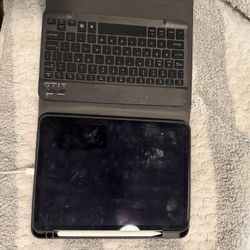 iPad Pro 11 Inch (Generation 4) With Keyboard And Pen