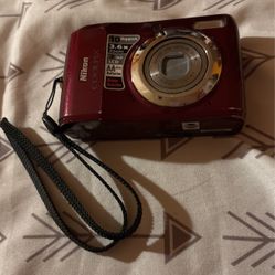 Nikon CoolPix Camera(shipping)