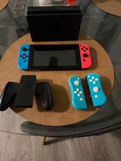 Xbox Wireless Controller White and Nintendo switch