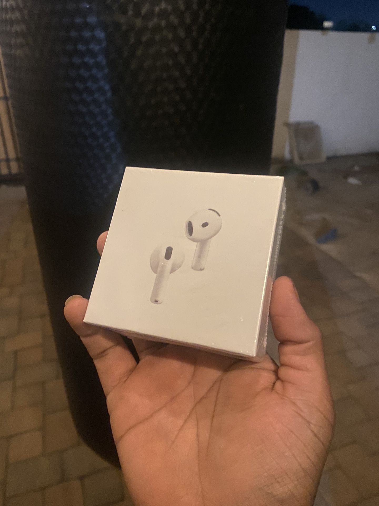 Earbuds AirPods 4th Generation