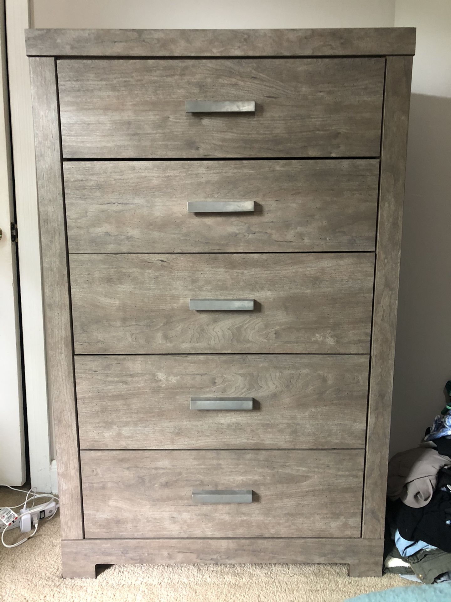 Chest of 5 drawers $200 OBO like new!