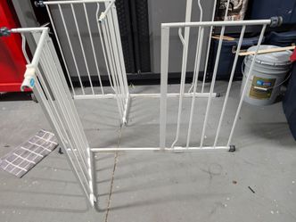 2 Dog Gates