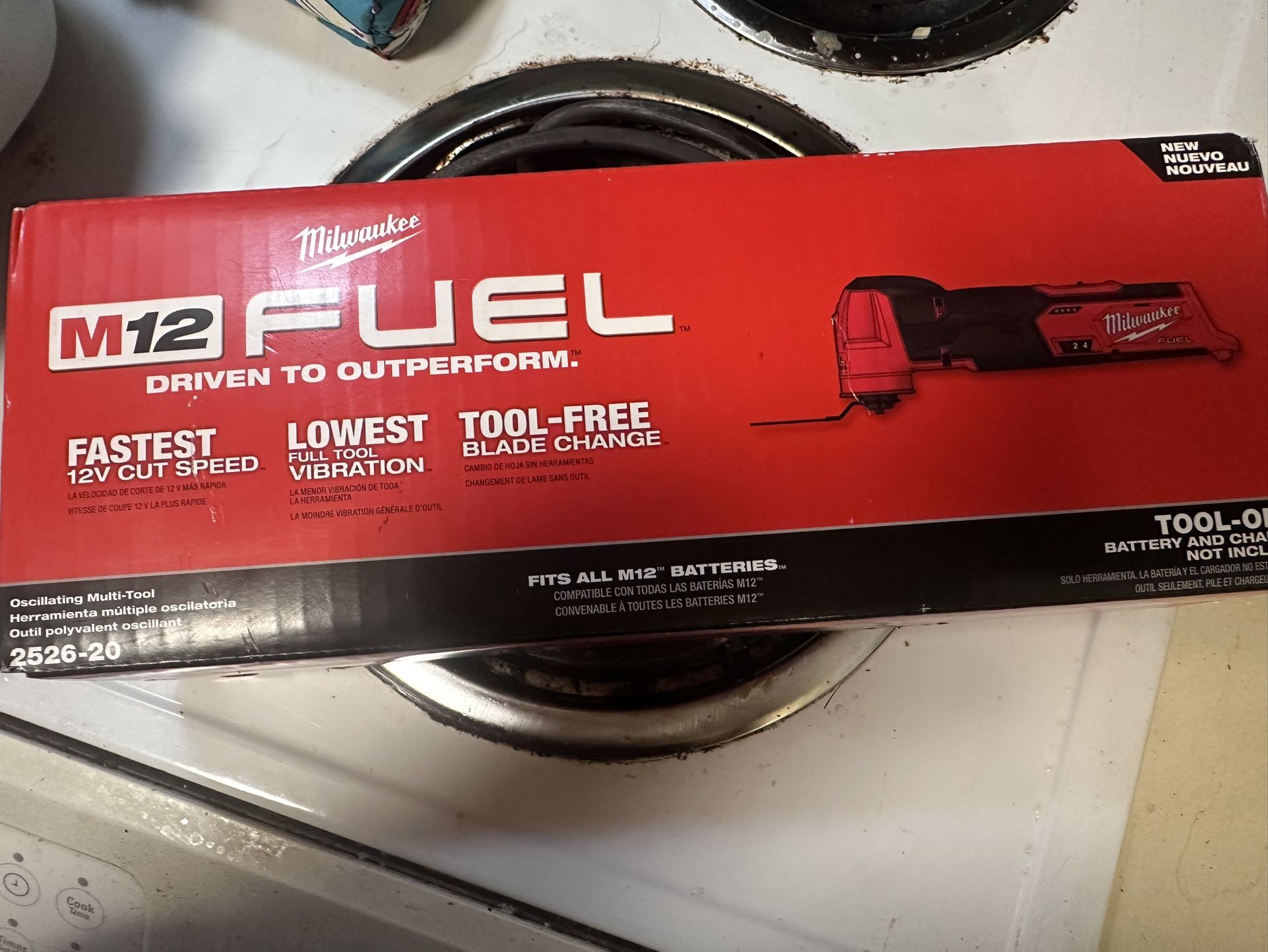 Milwaukee Fuel oscillating multitool M12