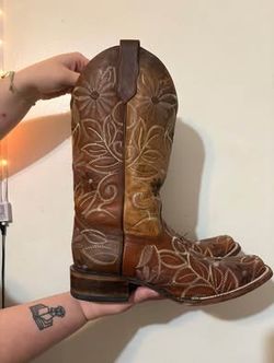 Circle G sunflower cowboy boots