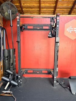 ROGUE RML-3WC 21.5inch fold back wall mount rack