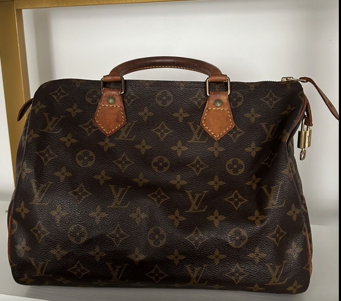Authentic Certified Louis Vuitton Speedy 30 Monogram Canvas VI1911