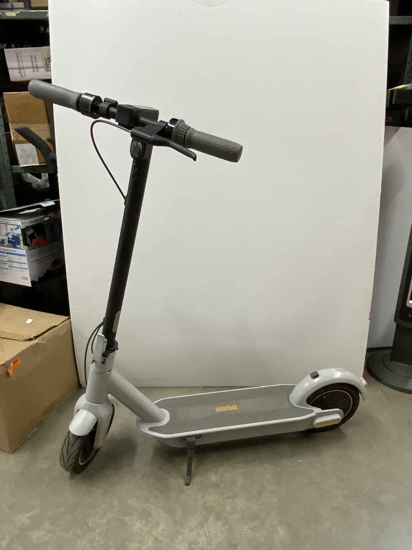 segway - ninebot max g30lp foldable electric scooter w/25 mi max operating range & 18.5 mph max speed - dark grey #705