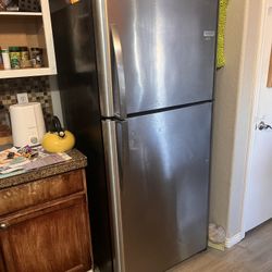 Frigidair Refrigerator With Top Freezer