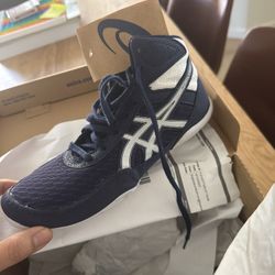 Asics Wrestling Shoes Size 4Y