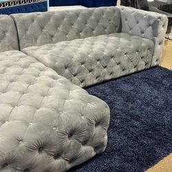 Exton Sectional Seating Set
by FoA📌In Stock💳Financing Options