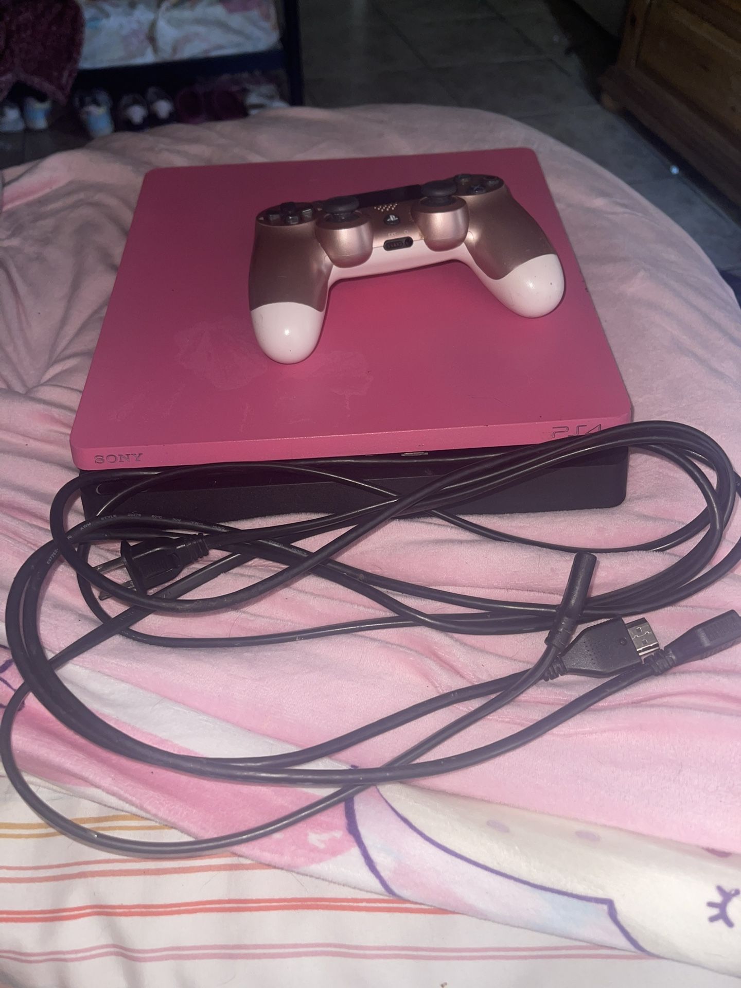 ps4 (pink)