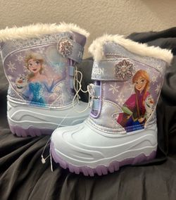 New Frozen Snow boots Size Child 8