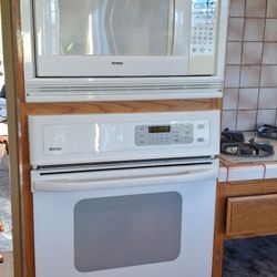 Electric Microwave Over Oven Set. Lightly Used