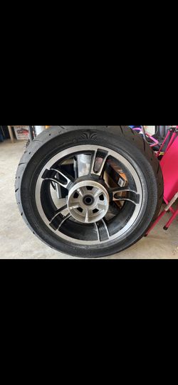 Rear motorcycle tire