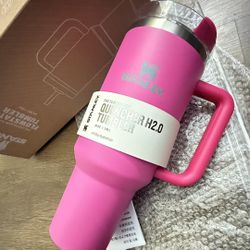 New Stanley Cosmo Pink 40oz Target Tumbler IN HAND