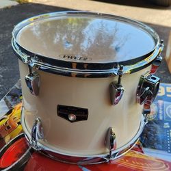 TAMA IMPERIALSTAR 12" TOM CLASSIC WHITE NEW SKINS IN EXCELLENT CONDITION MIC