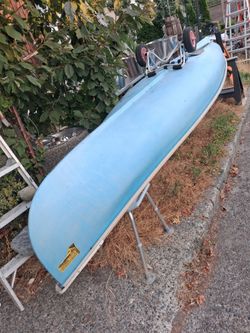 Frontierman 16VS Fiberglass Canoe 3hp 1085lbs Capacity. Pick Fremont Sea No Trades.