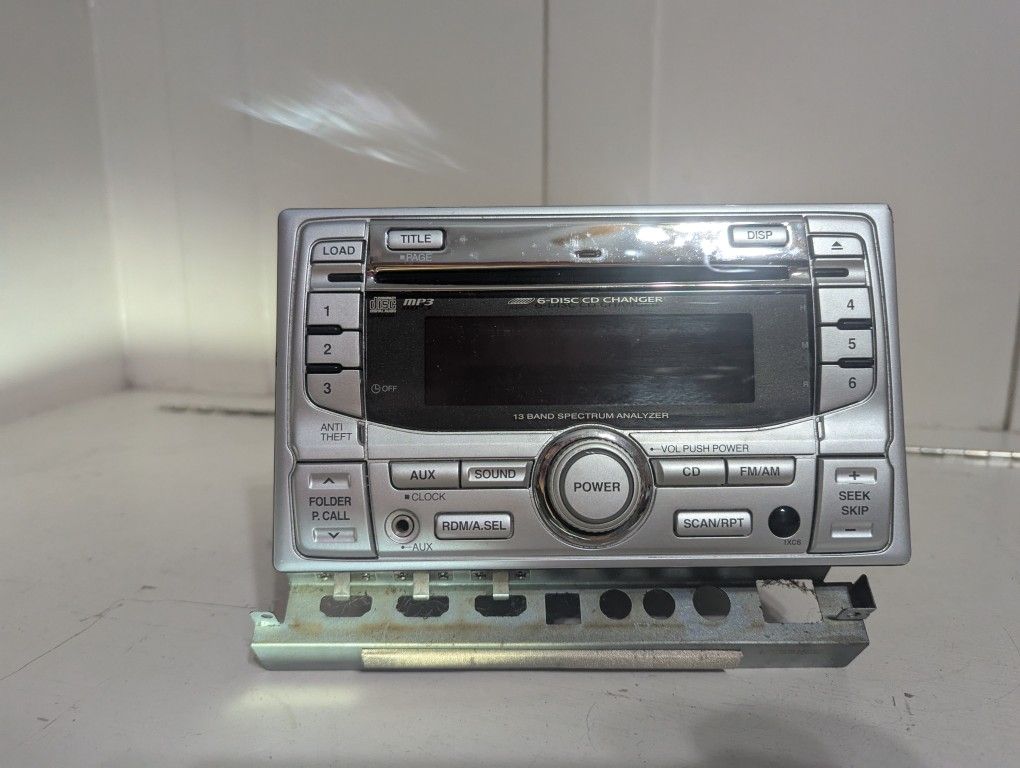 Honda OEM Double Din Radio 6 Disc CD 