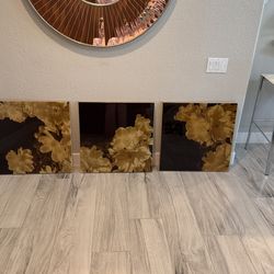 Set If 3 Wall Pictures With Flowers