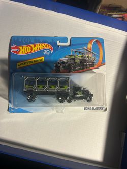HOT WHEELS 50TH 2018 Track Stars Haulers BONE BLAZERS BLACK