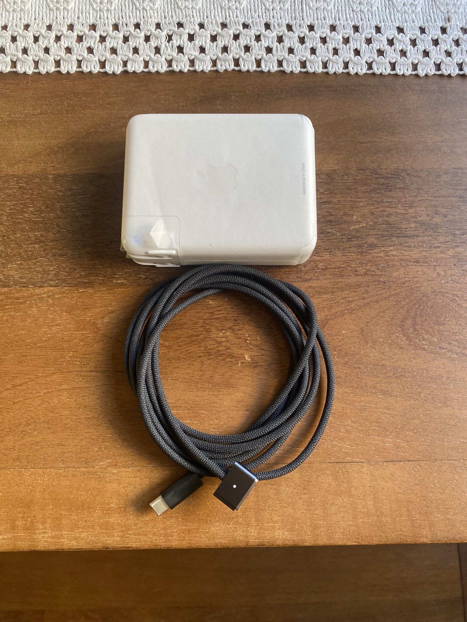 140W Apple USB-C Charger