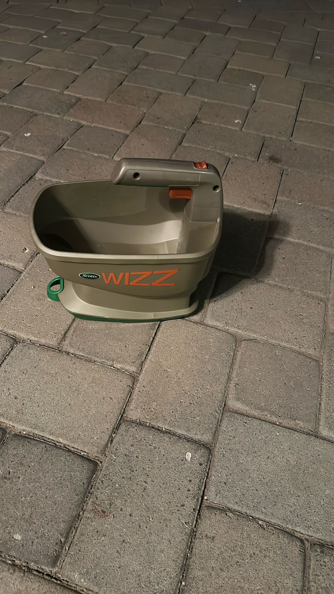 Scott’s Wizz Spreader 