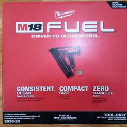 Milwaukee M18 Fuel 15 GA Finish Nailer 