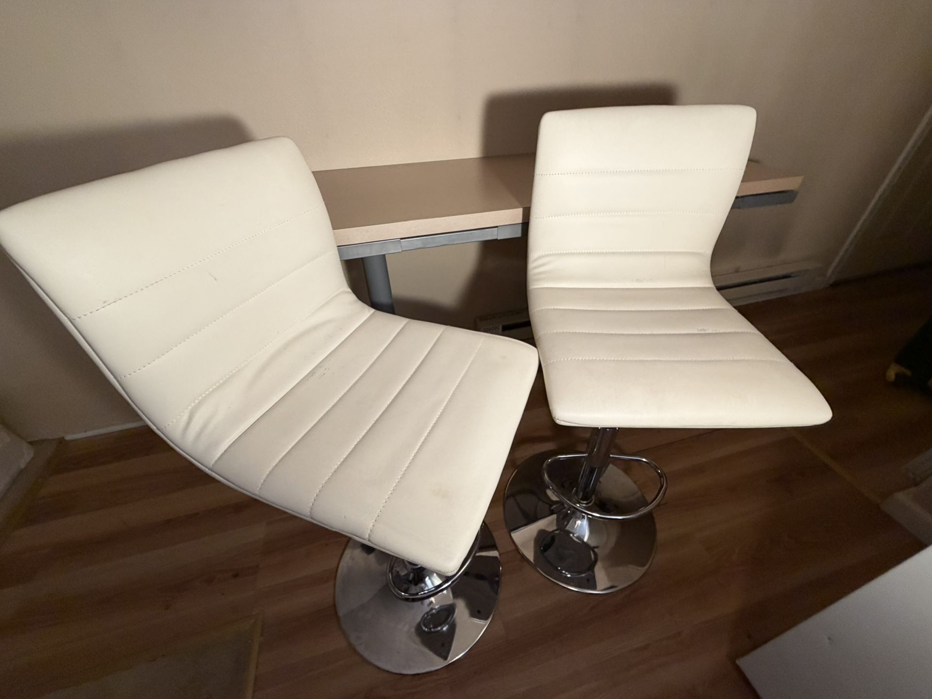 Set of 2 Adjustable Bar Stools / Counter Stools – Great Condition 