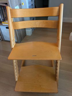 (2) Stokke Tripp trapp chairs