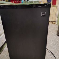 3 Ft RCA Refrigerator