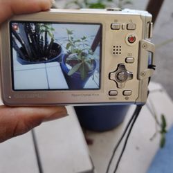 OLYMPUS CAMARA GOOD CONDITION 