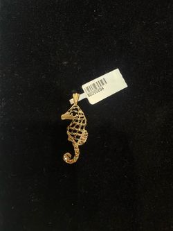 Gold Seahorse Pendant