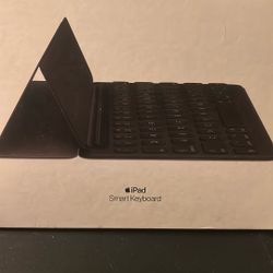 Brand New iPad Smart Keyboard 