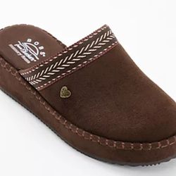 NEW, BROWN SKECHERS BOBS CLOGS SUEDE WOMEN SIZE 8