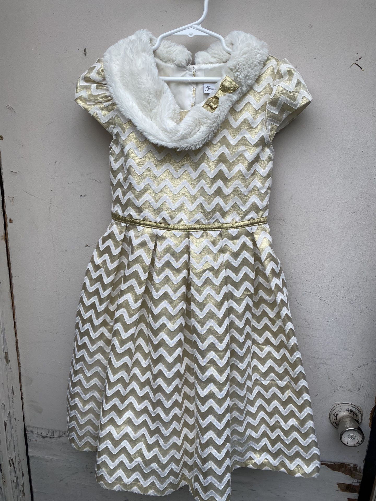 Gold And White Dress Size8 For Girl 