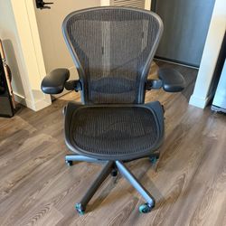 Herman Miller Aeron Office Chair Size B Fully Loaded
