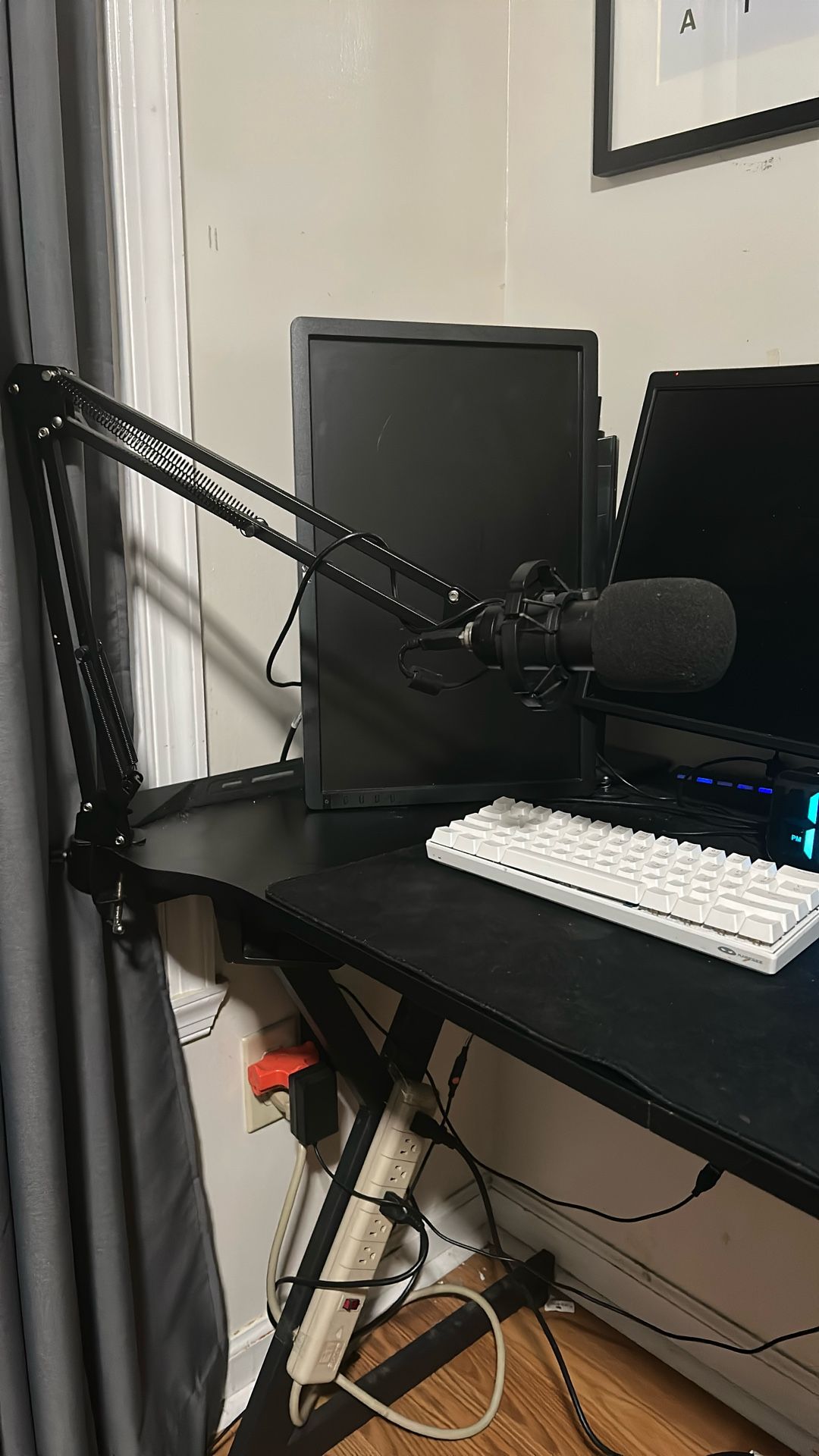 Blue Yeti USB microphone(with Boom Arm)