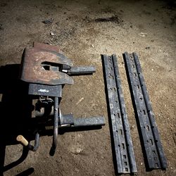 Husky 16K Adjustable EZ Roller fifth wheel