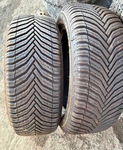 225/50/17 Michelin vendo 2 llantas   semi nuevas