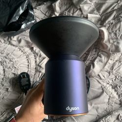 Dyson Blow Dryer With Attachments