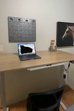 Standing desk