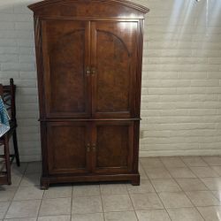 Vintage Tv Stand By Hean Lexington 