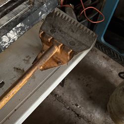 For roofing nail puller for roof