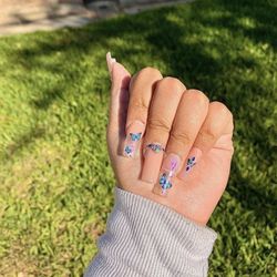 Press-on Nails 